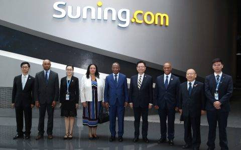 佛得角总理席尔瓦一行到访苏宁，智慧零售搭建国际贸易桥梁