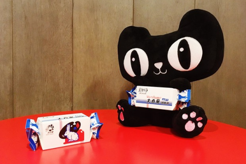 大白兔奶糖味唇膏未售先火 剁手党涌入天猫问何时开卖？