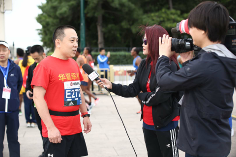 北马跑者的故事：他们在阳光下幸福奔跑