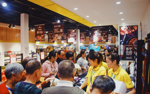 十一苏宁买iPhone结账时懵了 店员说便宜4999元