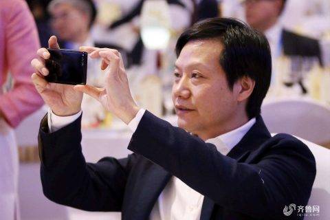 小米执着“砸钱造芯”，凑热闹还是有两下？