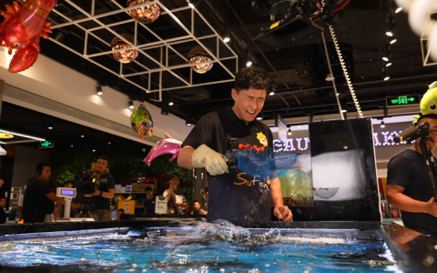 《青春斗》红了苏宁“曾海铭”：扯嗓子吆喝是绝活