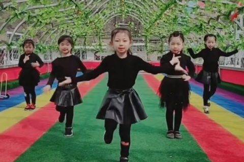 快手又出火爆神曲《我要变好看》 引爆全民「变好看」热潮