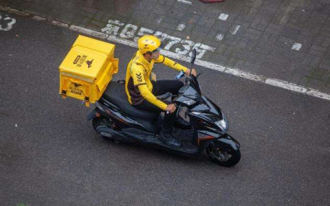 美团丢了卒，却没保住车