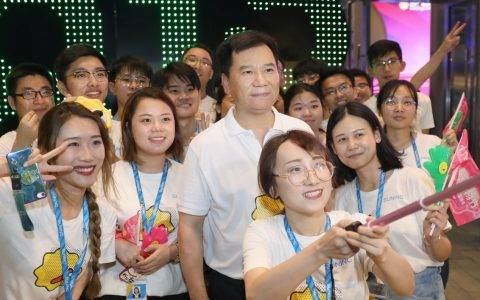 张近东谈人才竞争趋势：这类年轻人会越来越抢手