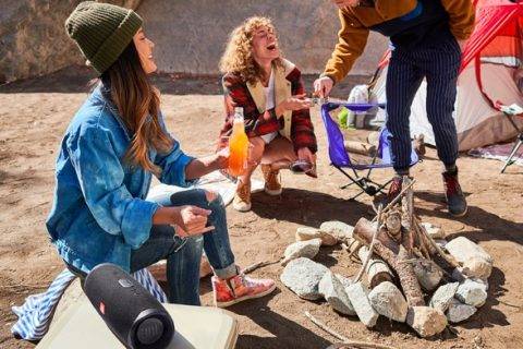 音箱巨人戴上耳机狂奔，JBL在天猫的转型之路