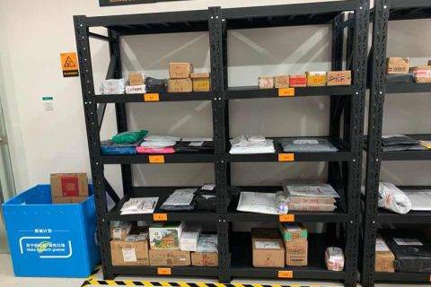 上海一苏宁小店 一天帮忙回收近300个快递盒