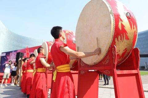 苏宁818誓师大会，千军共饮“出征酒”，不打胜仗不回头