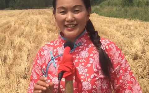 不信人生有“标配” 山东农妇借力快手唱到央视舞台