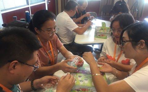 一次教育普惠的实验：从178岁的英国皇家化学会到8岁的快手