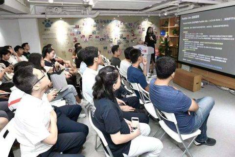 不懂代码也能玩转AI？ 百度大脑开放日EasyDL专场告诉你可以