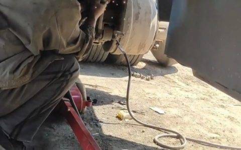 快手新匠人：焊工也“疯狂”，靠取断螺丝月入过万