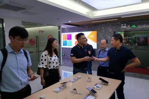 苏宁拼购助力老人机企业转型“革命”：拼拼工厂带来多方共赢