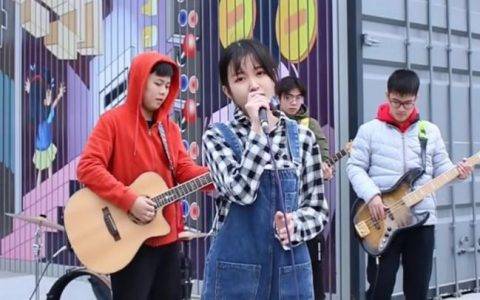 厦门一校园乐队“驻唱”快手半年“斩获”百万听众