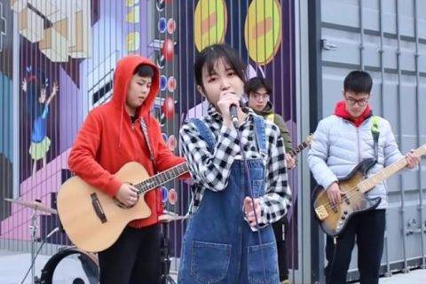 厦门一校园乐队“驻唱”快手半年“斩获”百万听众