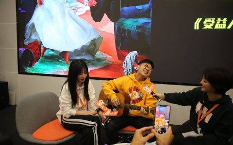 柳岩大鹏扫楼快手总部 点赞快手直播间智能宠物