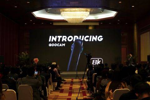 全球首款8K口袋全景相机QooCam 8K今日发布