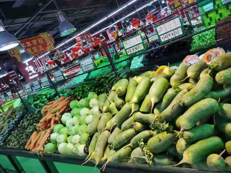 日供28家门店百余吨蔬菜 北京家乐福采购不眠不休的72小时