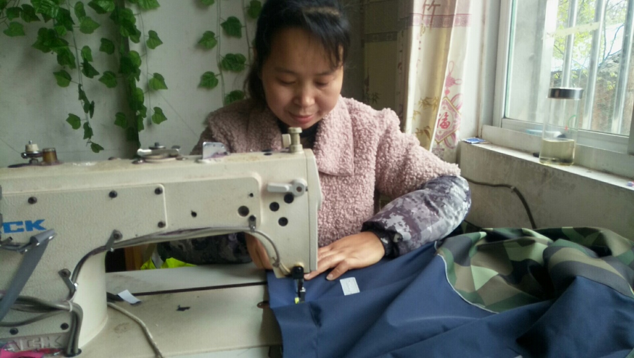给中国女工寄台缝纫机，她能还你一条拯救世界的生产线