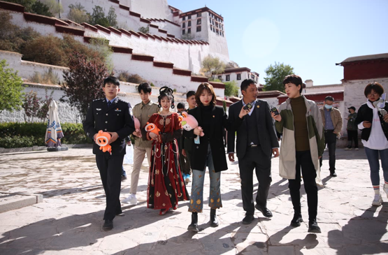 共青团中央宣传部联合快手走进新西藏   开创主播传播红色文化新模式