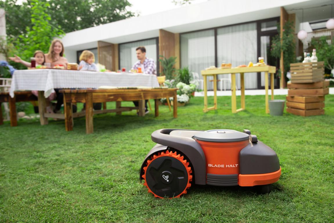 赛格威发布全球首款超静音无边界割草机器人：厘米级定位插图4