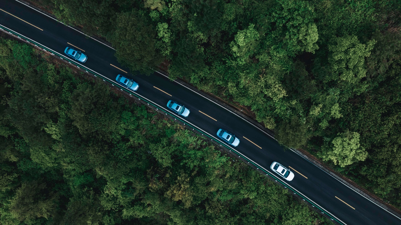 全球首款吉利甲醇混合动力轿车贵阳上市 擦亮“绿色贵州”新名片