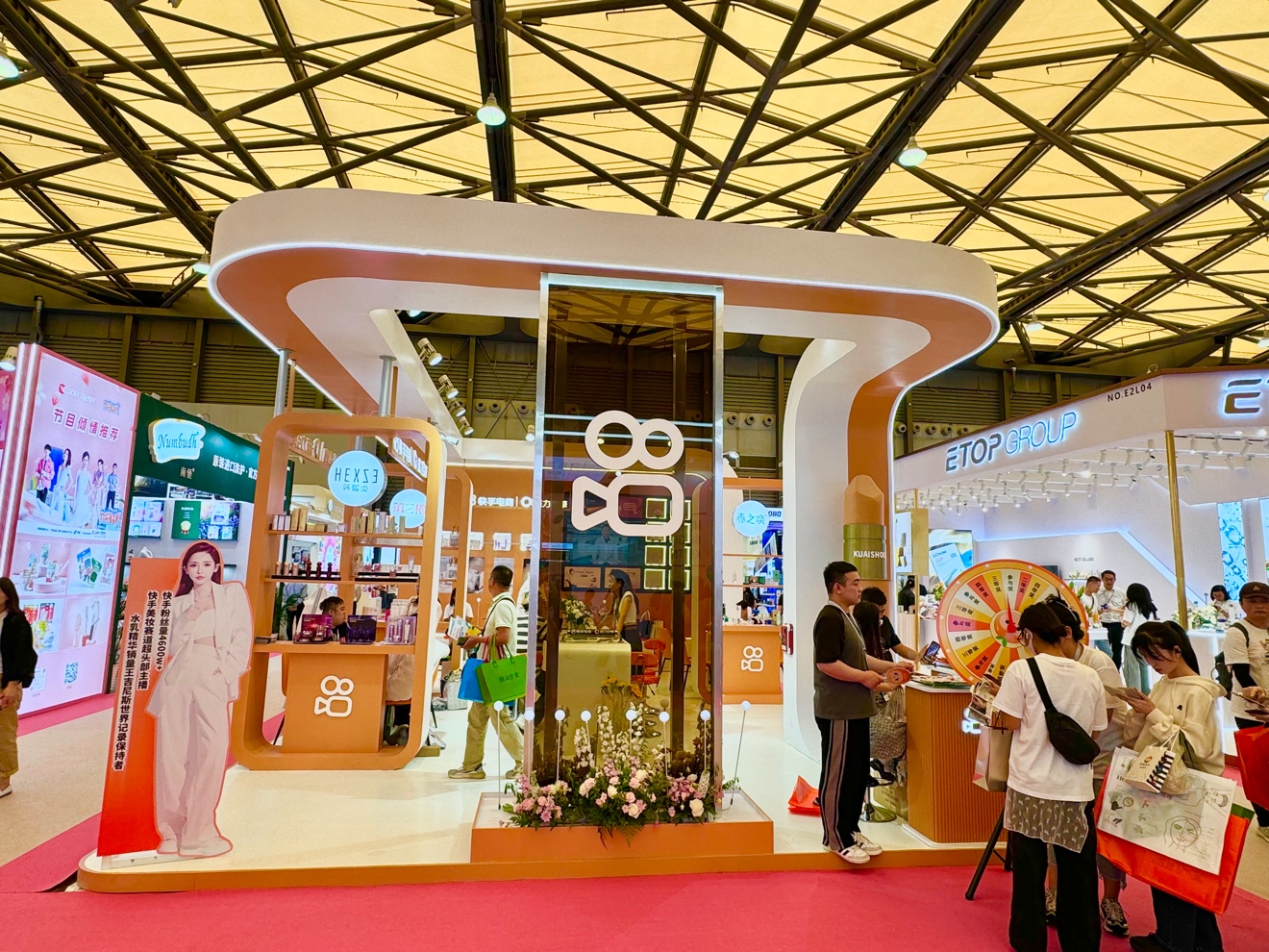 快手美妆亮相第28届CBE中国美容博览会，携手达人助力美妆品牌打开生意新局面