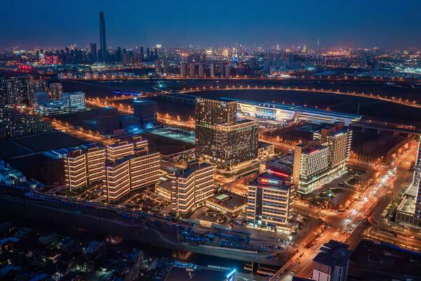 天津南站鹏瑞利国际健康商旅城 (夜景) 天津南站鹏瑞利国际健康商旅城 (夜景)