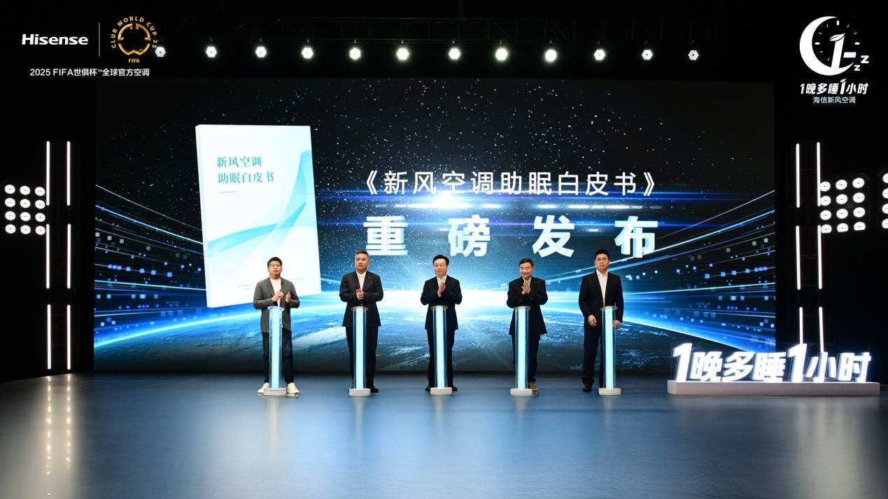 图片包含 室内, 桌子, 电脑, 电路AI 生成的内容可能不正确。