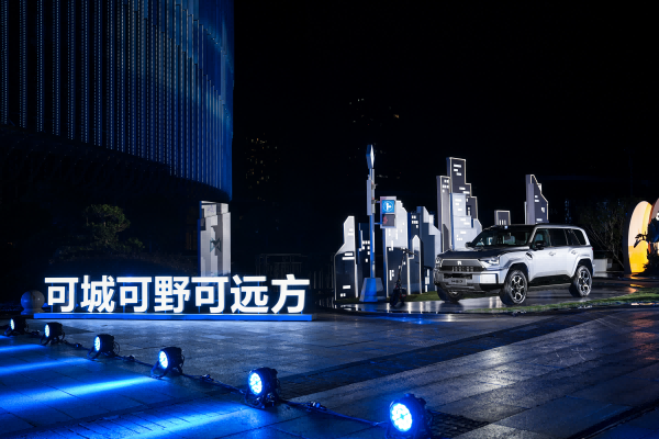 32.99万起！猛士M817预售开启，剑指智能越野第一车