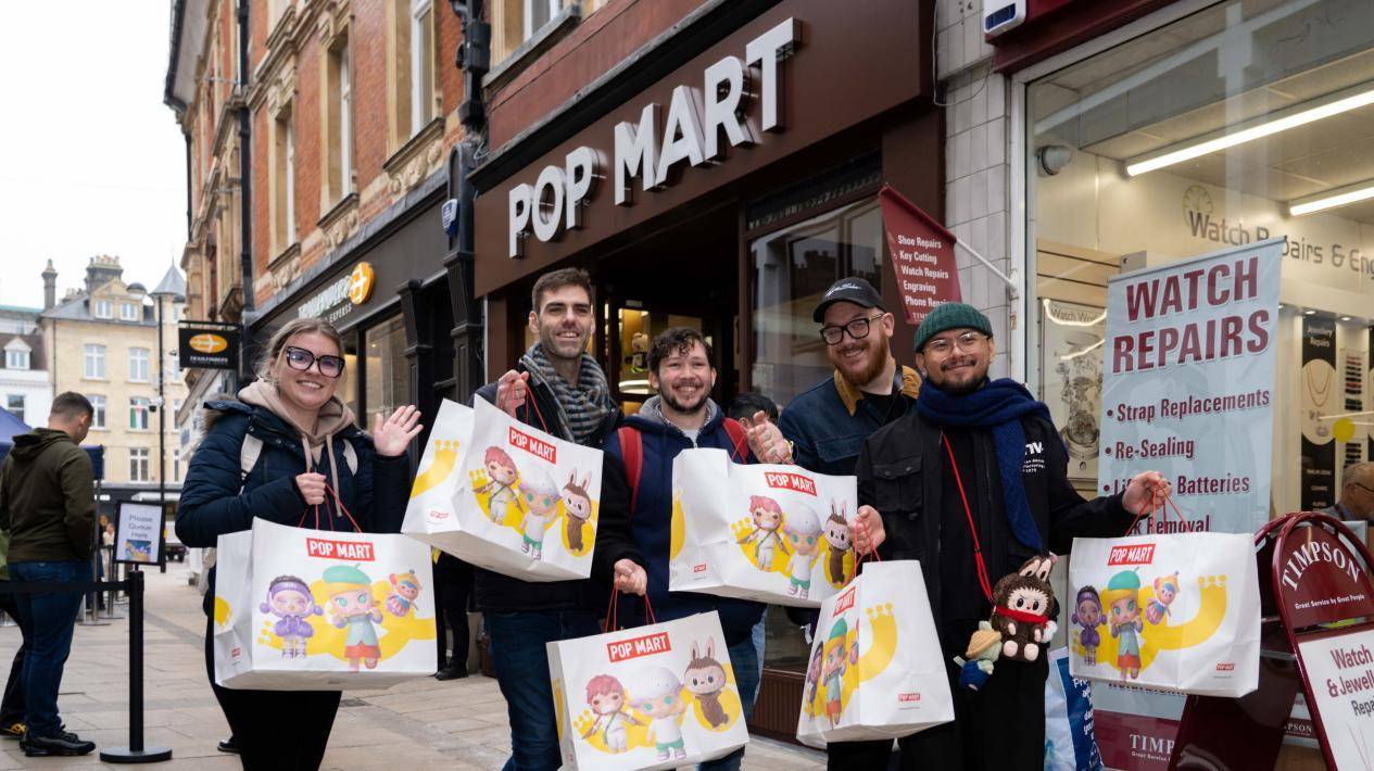 泡泡玛特发布2025半年报 营收138.8亿元超2024全年