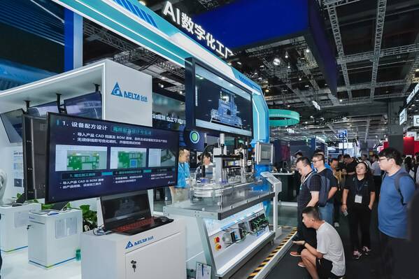 台达重点呈现的“旋盖数字化产线解决方案“展示完整的智能制造方案，并整合数字孪生软件平台，实现虚实结合。