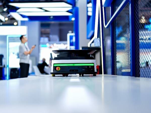 立邦AGV行走地面解决方案