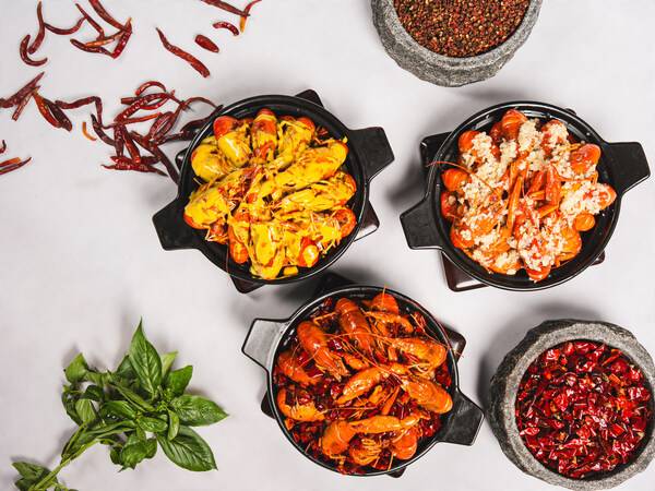 三亚太阳湾柏悦酒店悦厅推出多款口味小青龙