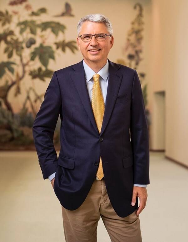 罗氏集团董事会主席施万荣获"上海市荣誉市民"