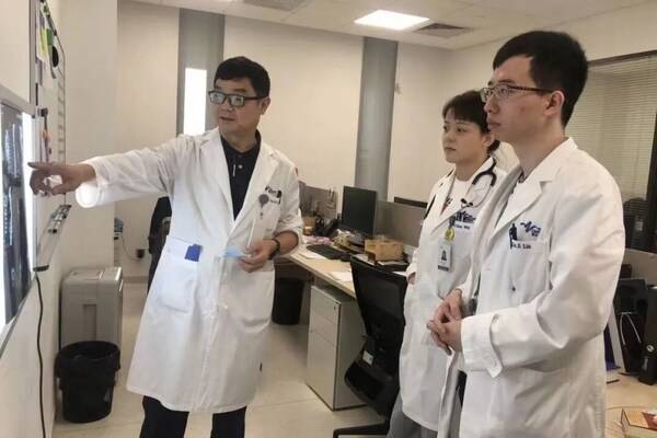 《勇敢的心》推出第三期 对话刘建实：以心为灯，照亮医学与人性之路