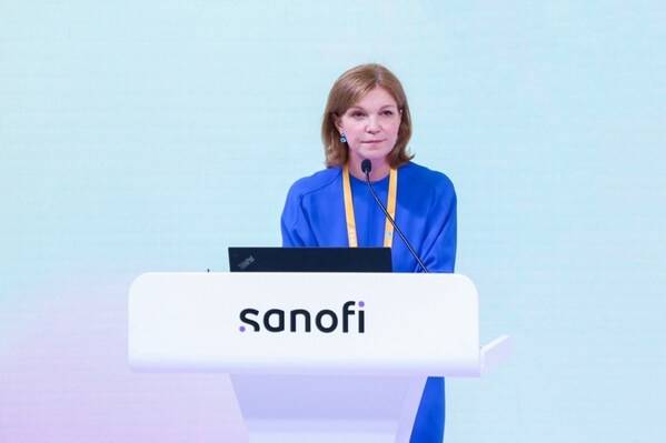 （图为Oxana Monge现场分享）