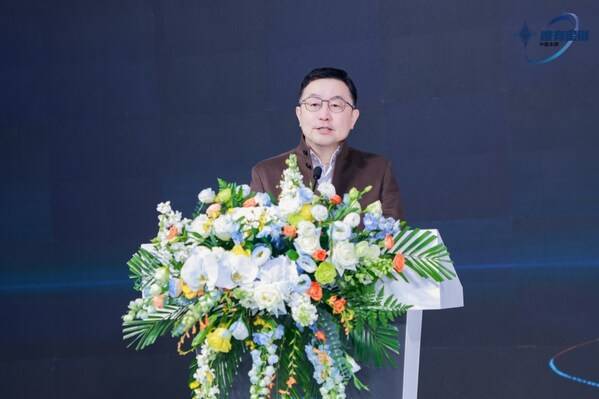 中集车辆董事长兼CEO李贵平在主展台开场致辞