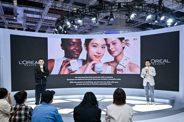 “我们怀着同理心开发最好的产品，因为我们相信每个人都值得拥有健康美丽的肌肤。”LEE JOOHO先生阐述Dr.G的品牌承诺。