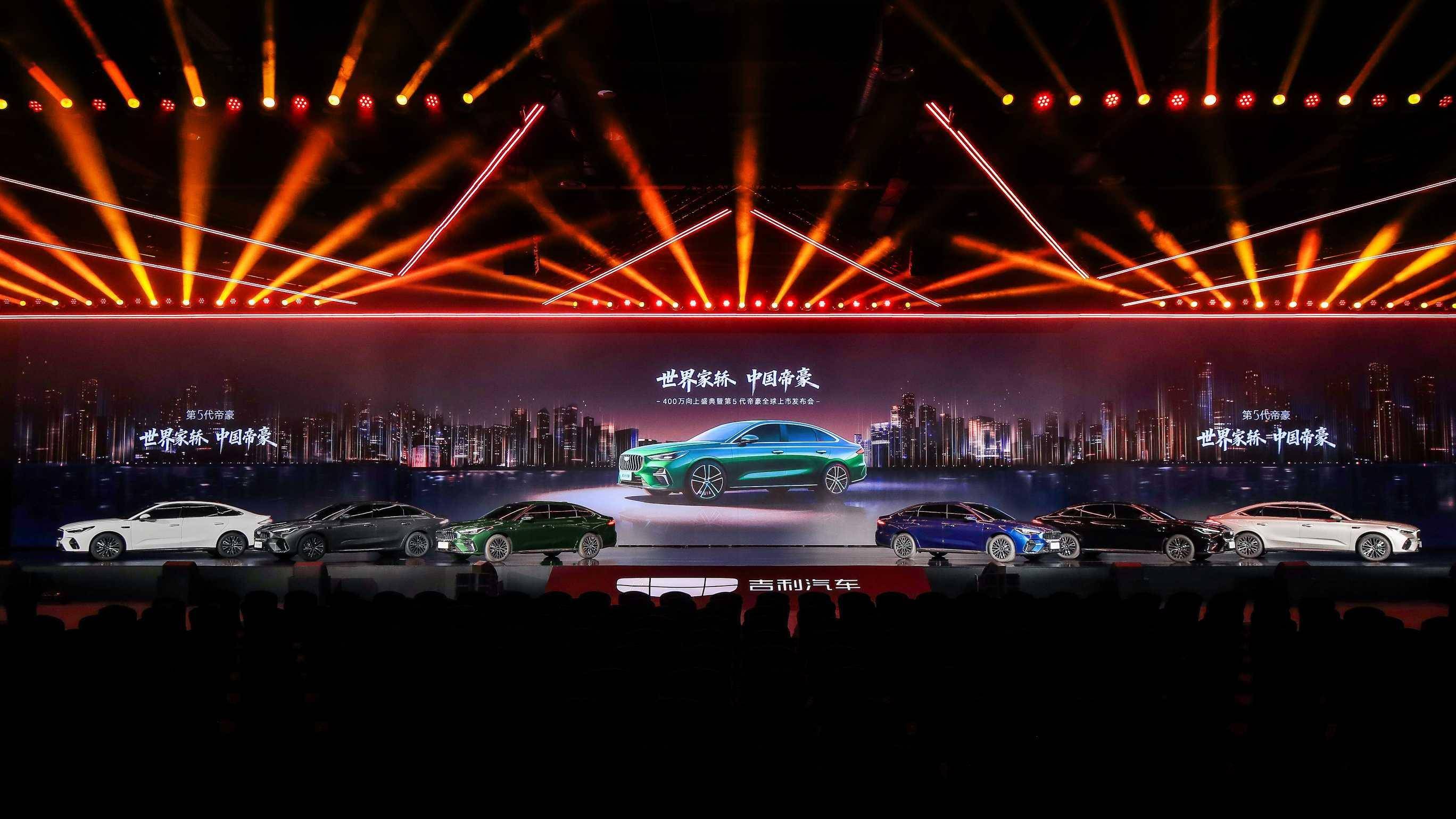 夜晚亮着灯的摩天轮AI 生成的内容可能不正确。