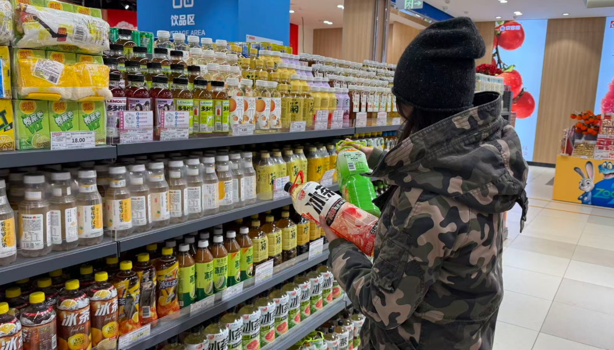 年味饮料“世代交接” 为何今年元气森林打破“老面孔”的世代壁垒？