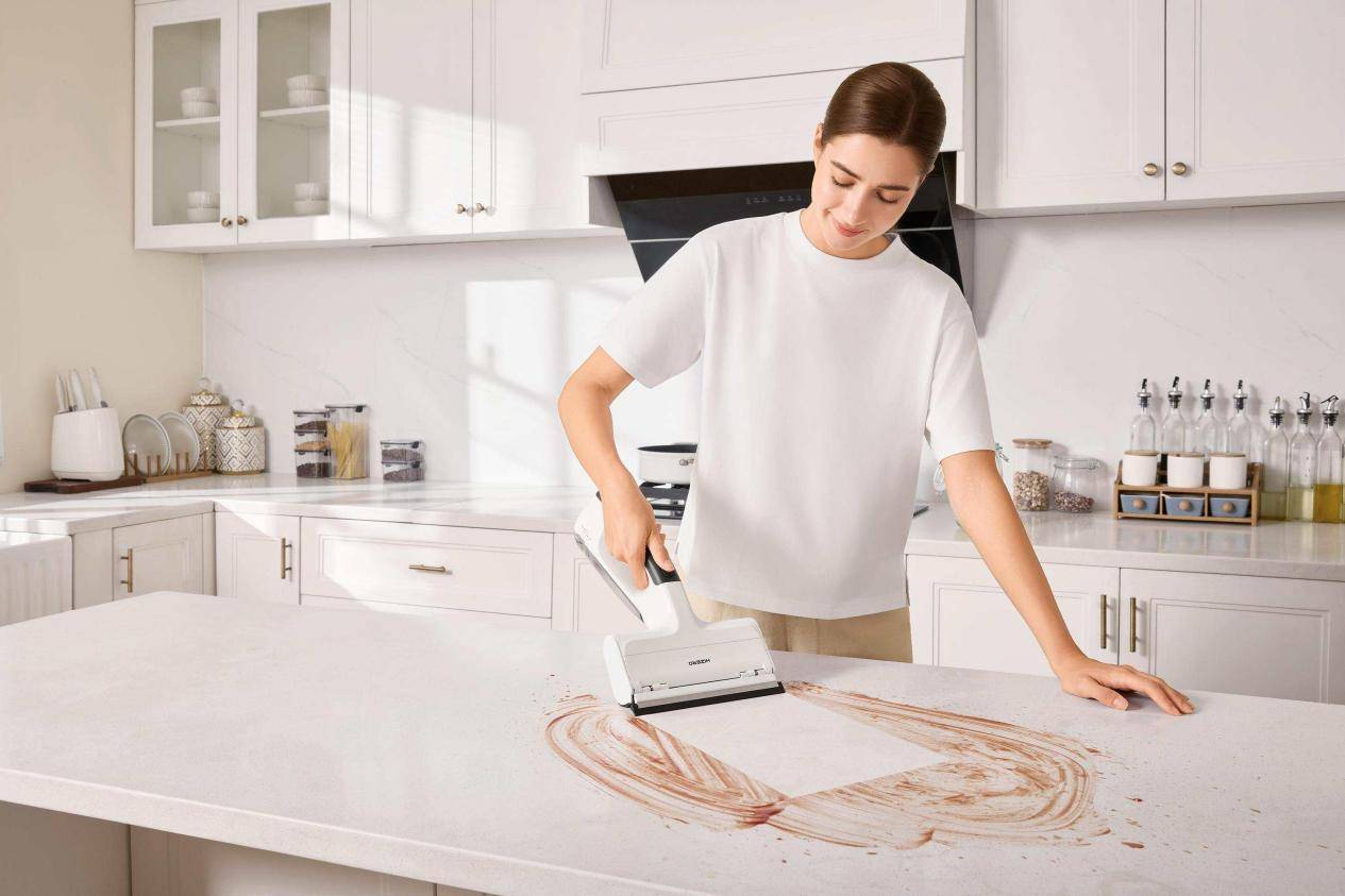 体验为王，HIZERO赫兹0吸力清洁家族系列新品亮相AWE 2026