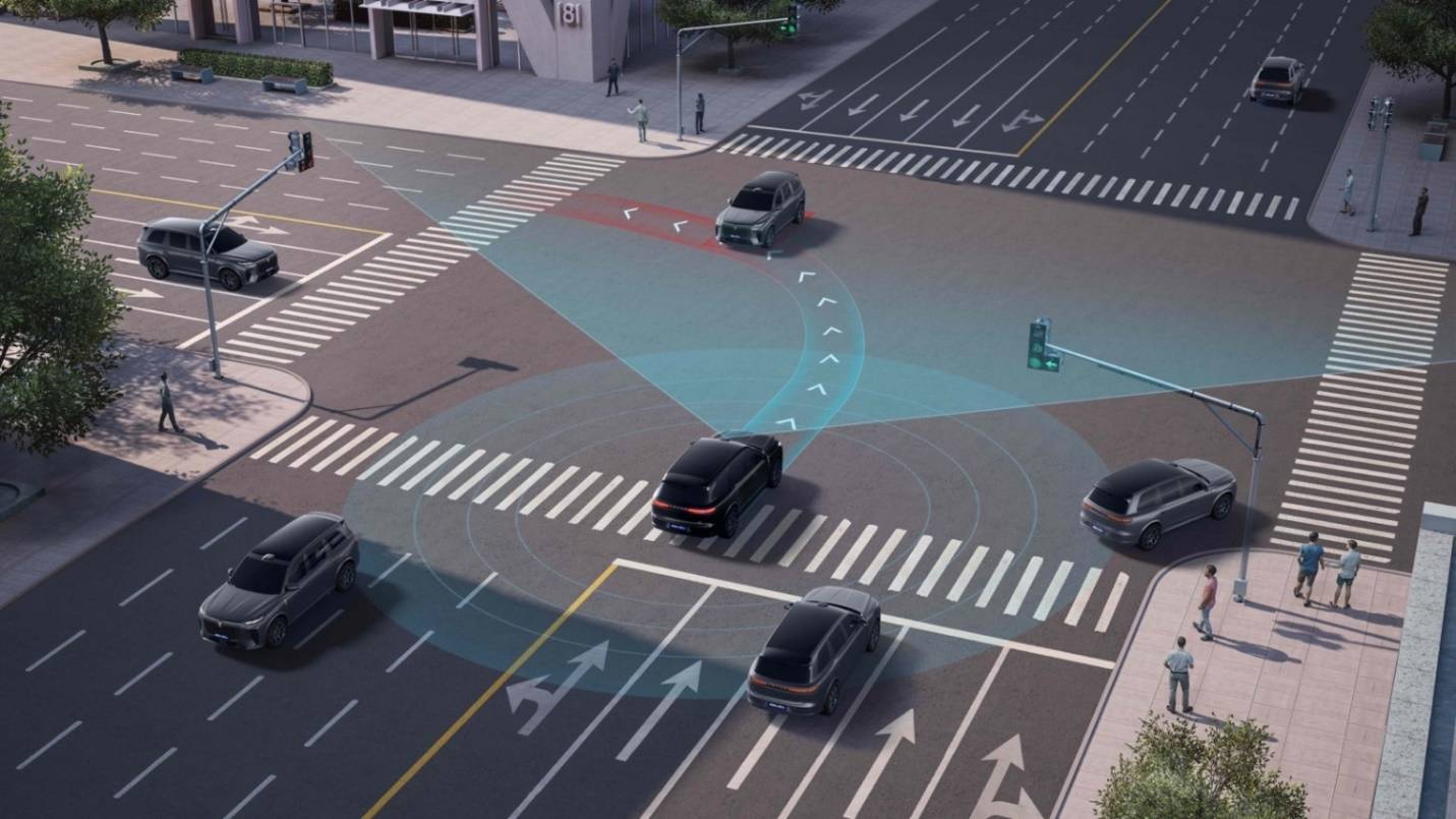 L3不是“堆料”是“筑基” 岚图泰山Ultra“感知-决策-执行”全栈能力合体