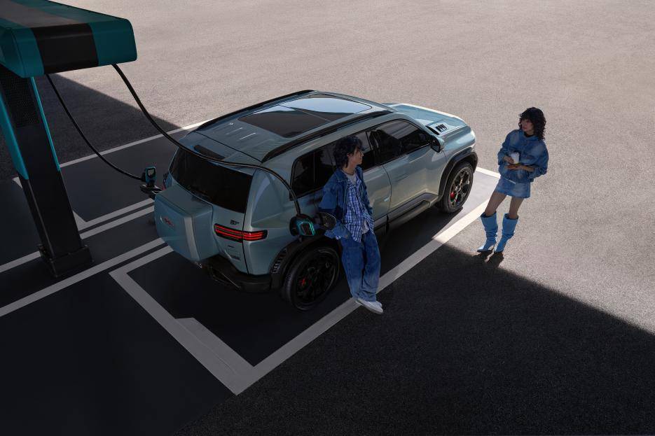 20260206方程豹系列-闪充桩-场景图4571-a001