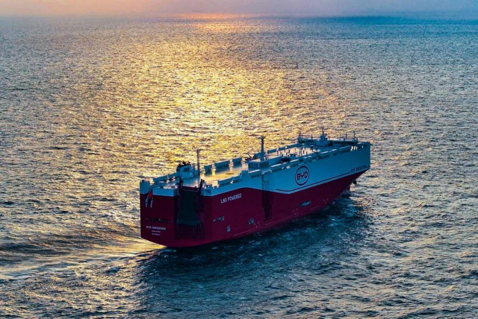 比亚迪汽车运输船