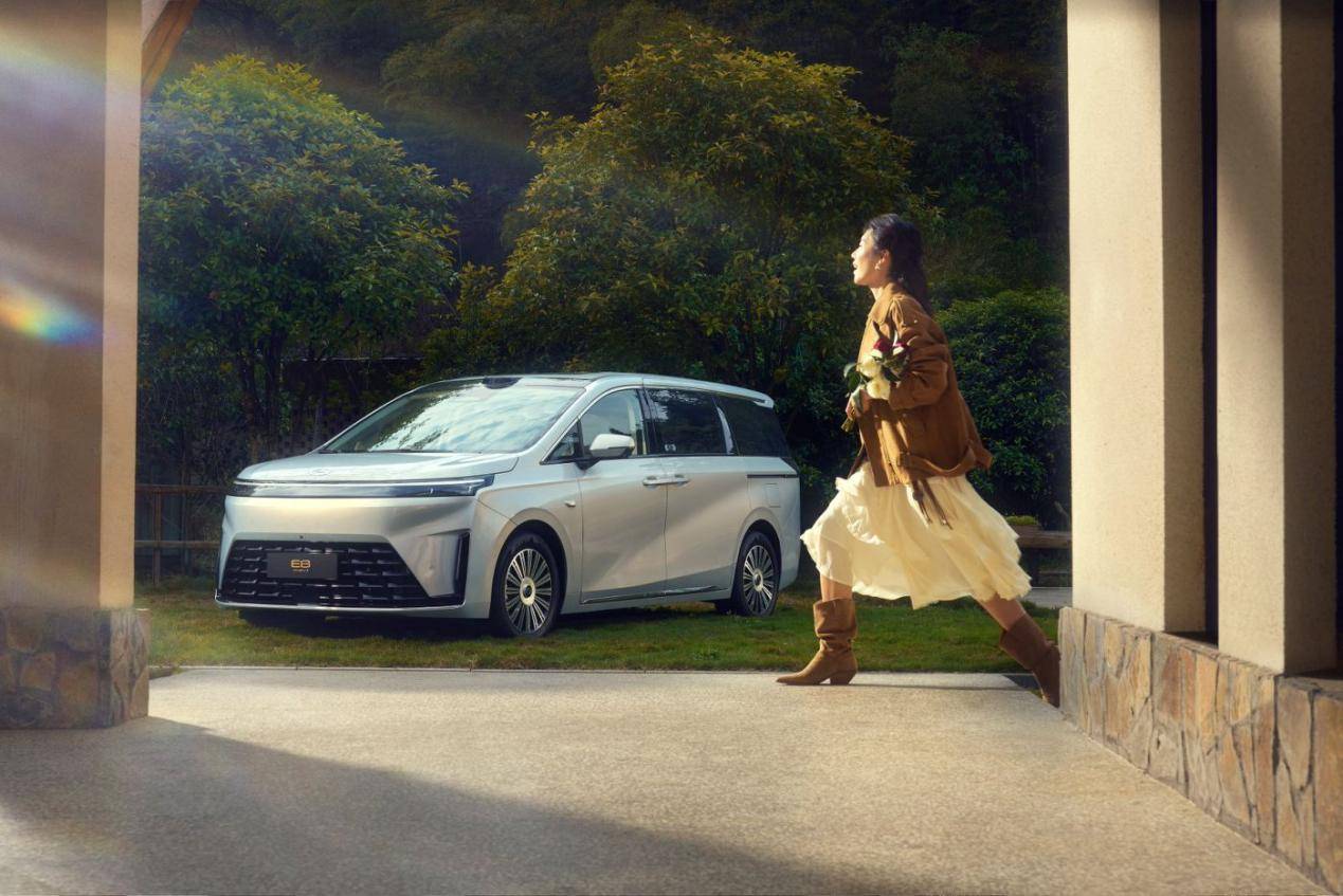 美好满程，全新一代传祺向往E8 PHEV北京车展首发亮相