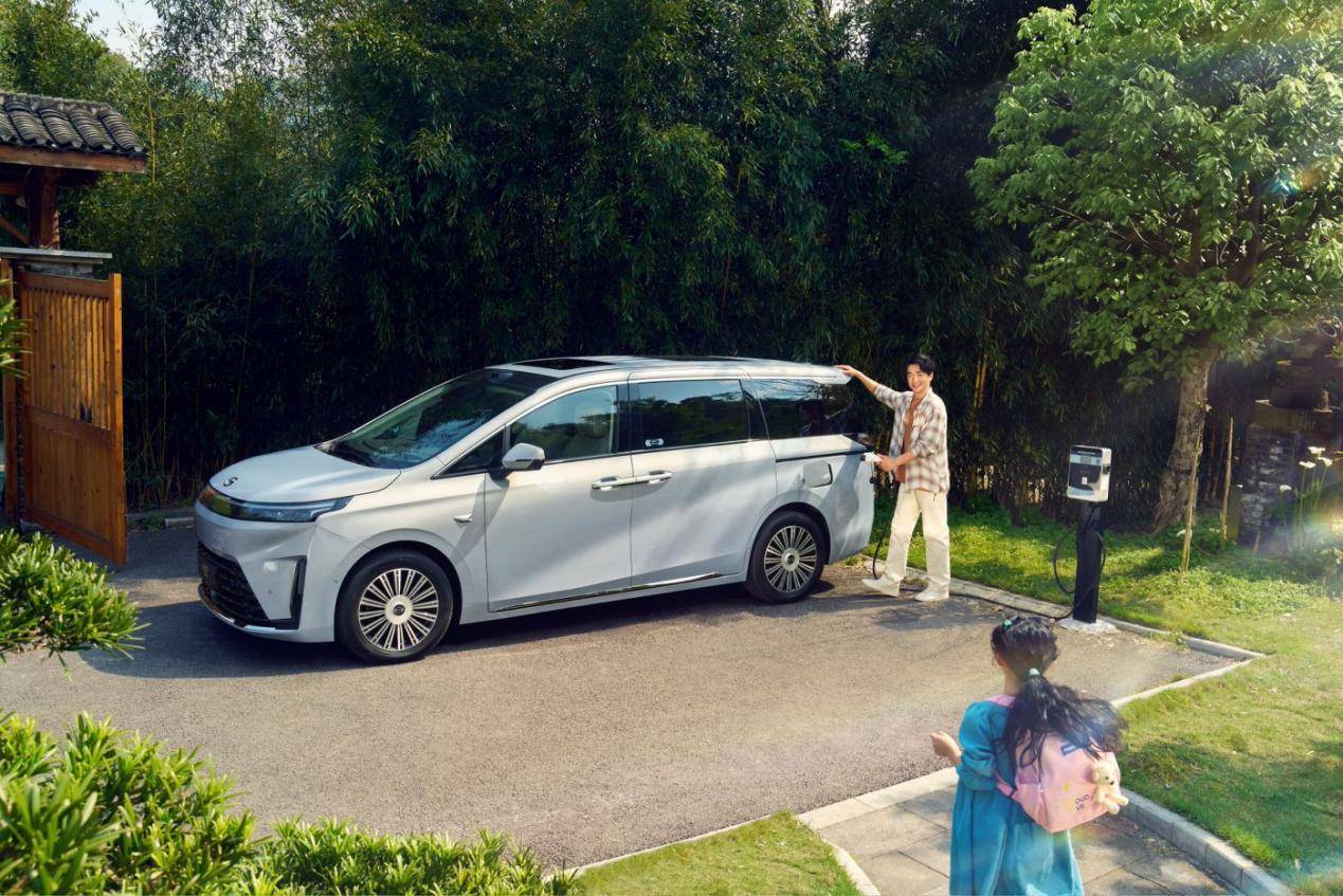 美好满程，全新一代传祺向往E8 PHEV北京车展首发亮相