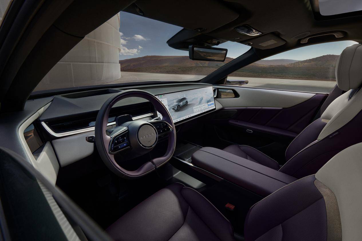 2025_CX-6e_GER_LHD_C013_INT_Purple_White_Leatherette_High+_72dpi