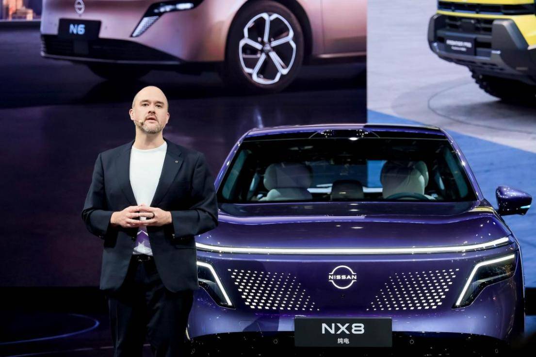 EA2A0864-opq4530838110