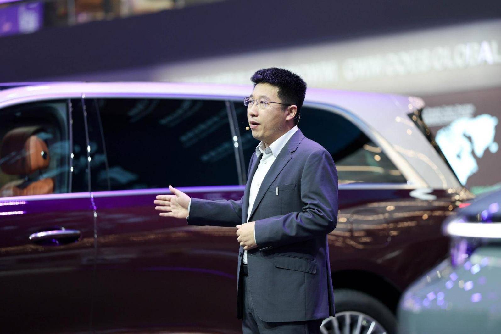 重塑豪华旗舰高度、打造中国汽车全球标杆，魏牌V9X重磅登陆北京车展